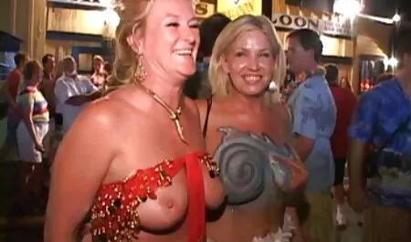 sexy Mädchen oma fickt enkel gratis