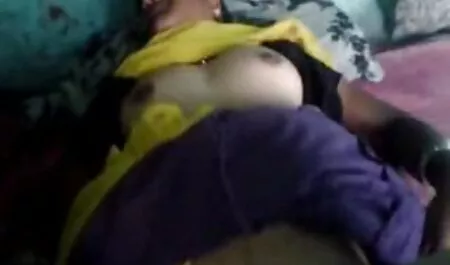 Echte Euro-Nutte von hinten gefickt, während sie deutsche omasexfilme Dessous trägt