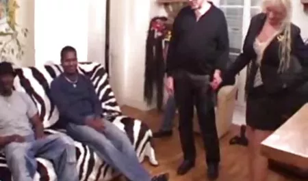 Schmutzige Schlampe deutsche oma pornos kostenlos MILF Gangbang Party Rote Stiefel Oma Hardcore
