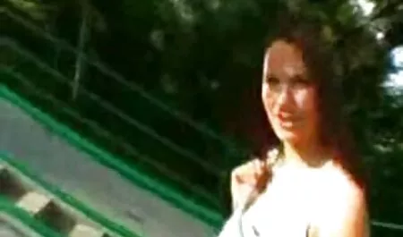 Tolle lesbische Fußanbetung kostenlose sex videos von omas auf dem Bett, schönes Zehenlutschen