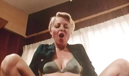 Draghixa sex free oma anal im Bett