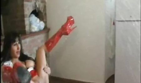 Zwei glückliche Jungs werden bei einer Orgie für alle Mädchen deutsche omasex herzlich willkommen geheißen