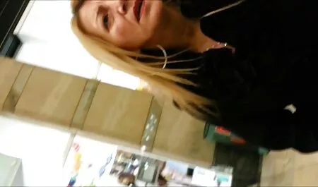 Der sexy oma pornofilm Rabe Claudia knebelt einen großen Schwanz im Verlies