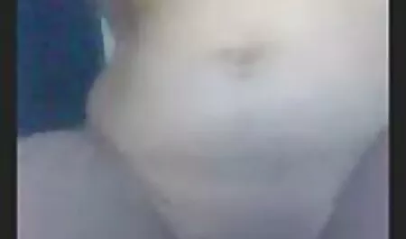 Junge Teen Pussy omasexfilme öffnet die Beine weit und Finger fickt ihre Pussy