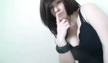 Busty sex oma kostenlos fickt ihr Lieblingsspielzeug
