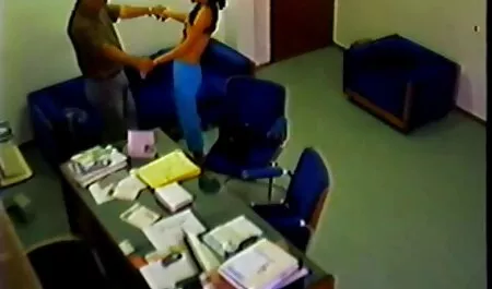 Geile Teen im Büro necken pornofilme omasex