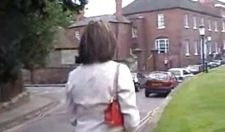 MILF IN PLATTFORMEN kostenlos omapornos DP ELLE