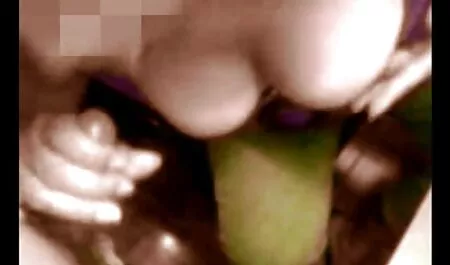 Becky macht beide B1 kostenlose pornos mit omas