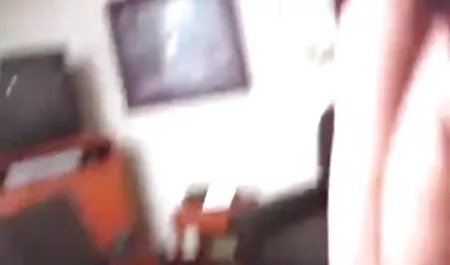 Atemberaubende junge rasierte Muschi Anal Latina mit geile oma gratis frechen Titten wird draußen gefickt