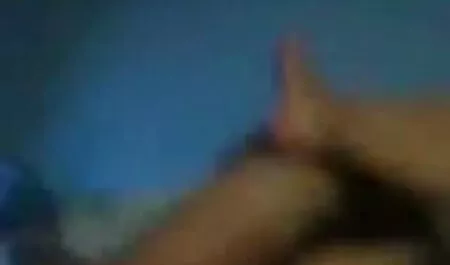Mädchen pornos von omas und ihre Haarbürste