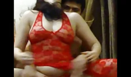 Schlagen Sie pornohirsch oma die Muschi